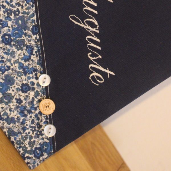 Housse de carnet de santé LIBERTY "Emma et Georgina" – Image 3