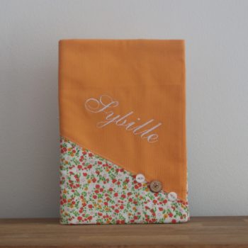 Housse de carnet de santé "Œillet"