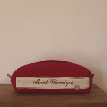 Trousse rouge et blanche