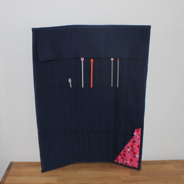 Trousse à aiguilles à tricoter bleu marine et Glaïeul – Image 3