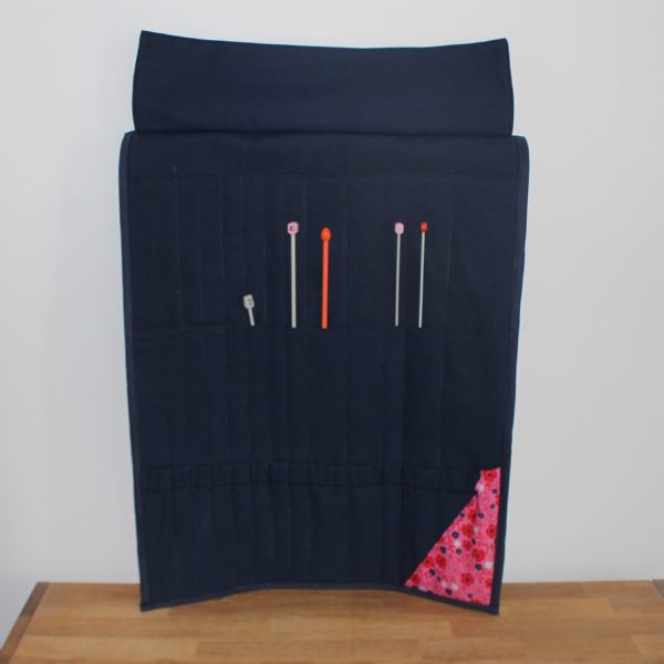 Trousse à aiguilles à tricoter bleu marine et Glaïeul – Image 4