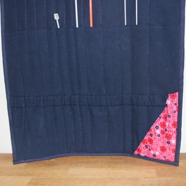 Trousse à aiguilles à tricoter bleu marine et Glaïeul – Image 5