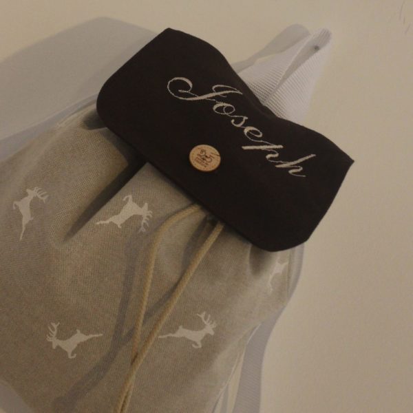 Sac à dos "Dans sa maison un grand cerf" – Image 3