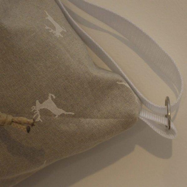 Sac à dos "Dans sa maison un grand cerf" – Image 2