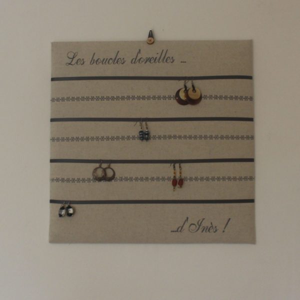 Tableau à boucles d'oreilles "Rose de Noël"