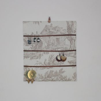 Tableau à boucles d'oreilles "Versailles"