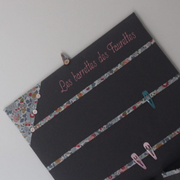 Tableau à barrettes LIBERTY "Colchiques dans les prés" avec pochettes de rangement – Image 2
