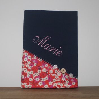 Protège carnet de santé LIBERTY "J'ai descendu dans mon jardin"