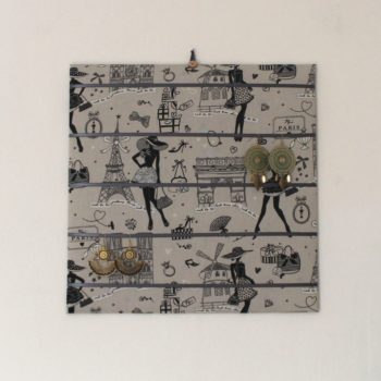 Tableau à boucles d'oreilles "Paris"
