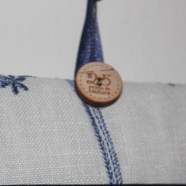 Tableau à boucles d’oreilles "Hortensia" – Image 4