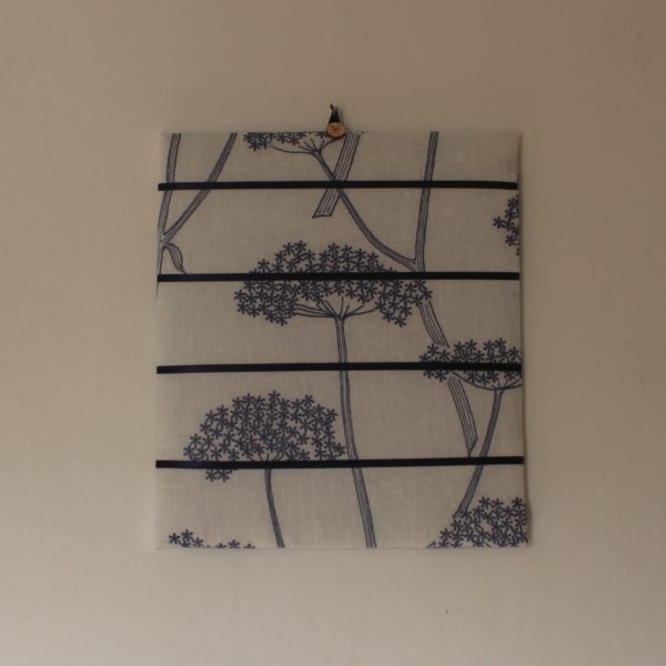 Tableau à boucles d’oreilles "Hortensia" – Image 3