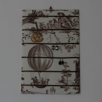 Tableau à boucles d'oreilles "Montgolfière"